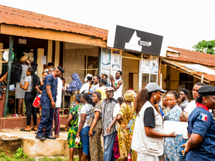 voters during election (1)