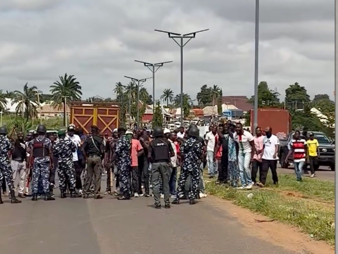 Obi's convoy blocked in Benue (1)